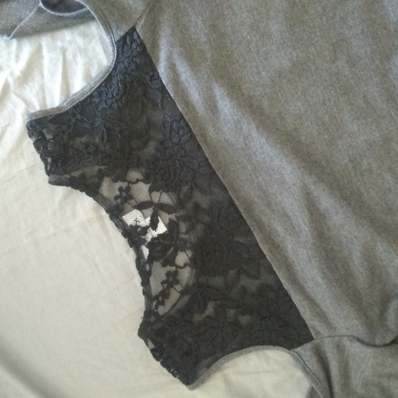 NWT Joe Boxer Cold Shoulder Top, Sz S - Picture 2 of 3